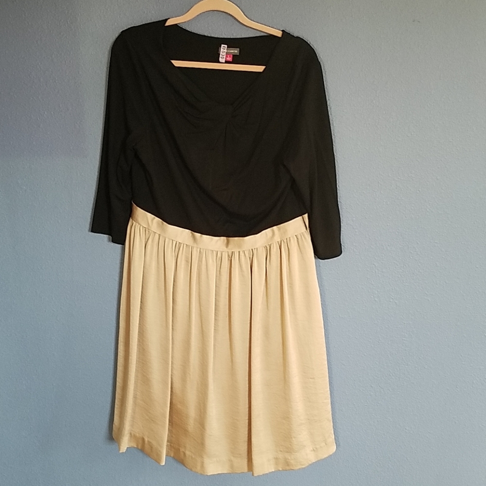 Vince Camuto Fit & Flare dress black/gold Large